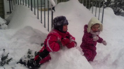 Cypriane et Honorine neige fév 2014