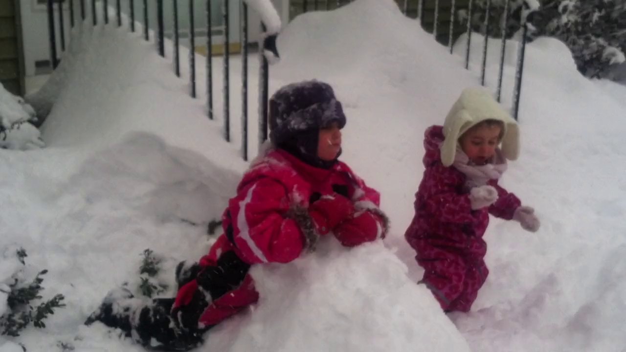 Cypriane et Honorine neige fév 2014