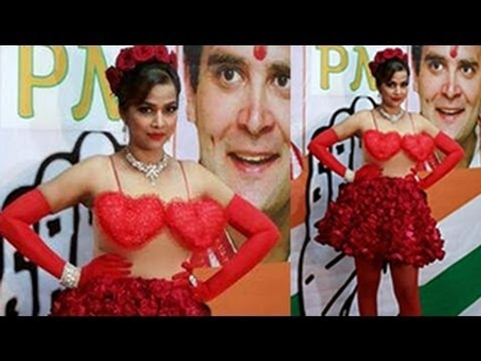 Tanisha Singh Wears Roses Bikini For Rahul Gandhi | Valentines Special