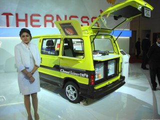 Maruti Omni licious Cafe at Delhi Auto Expo 2014 | Cafe On Wheels !
