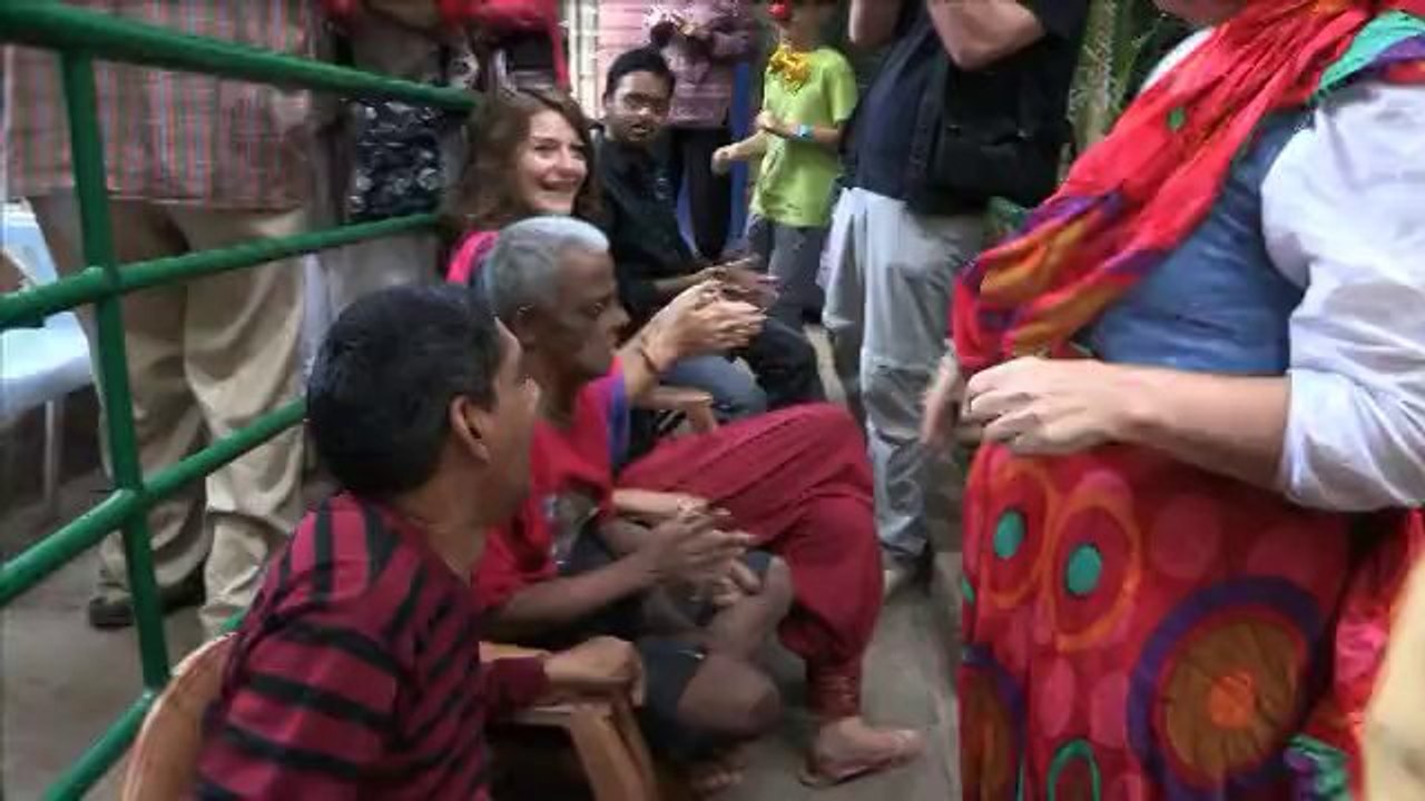 La Caravane amoureuse au centre Asha Niketan (Inde)