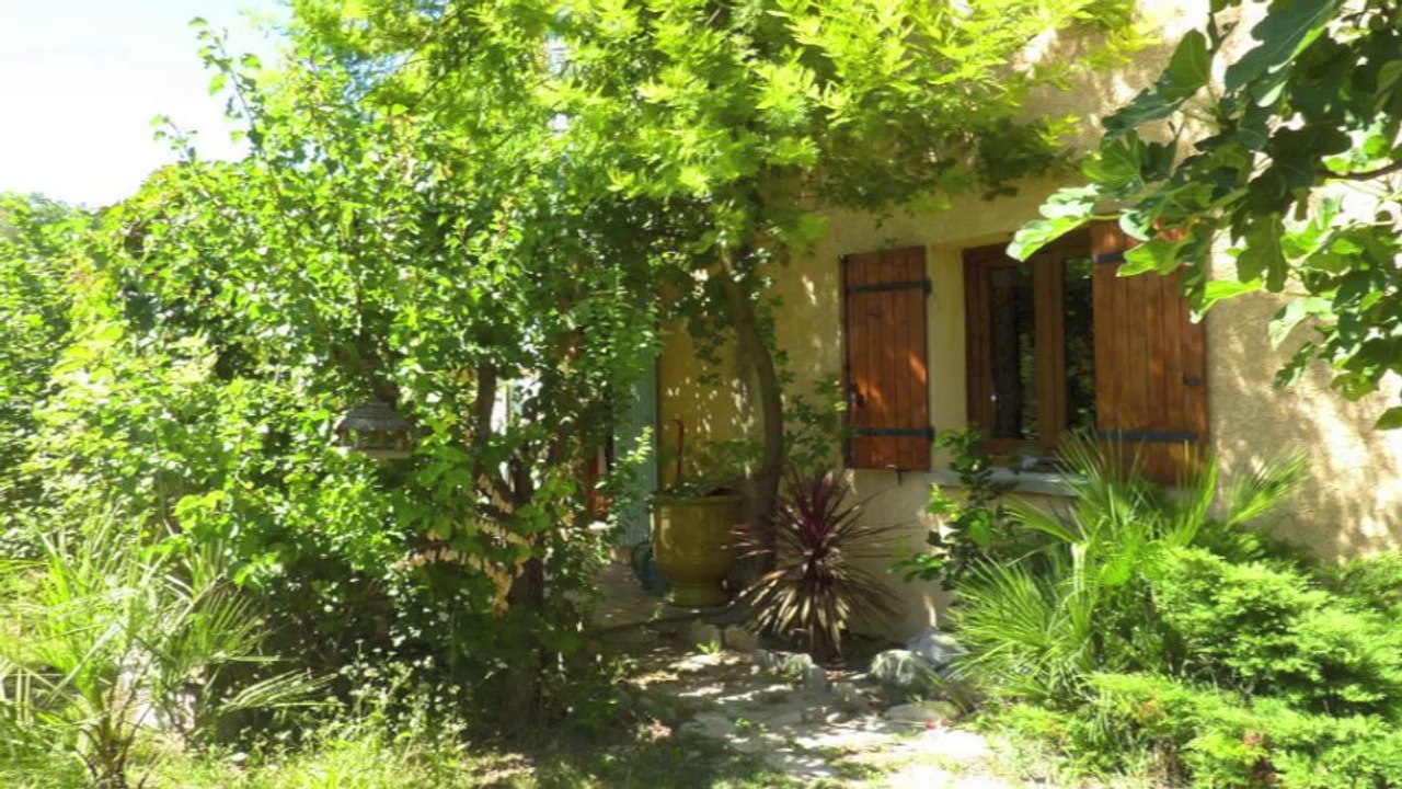 VENTE VILLA  à  SAINT-RÉMY-DE-PROVENCE - Eyragues -  200 m²  sur  jardin luxuriant de 1130 m²