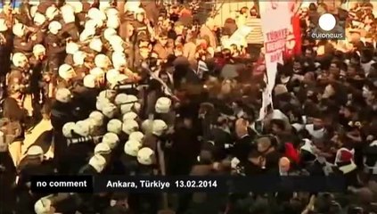 Turkey: Clashes break out in Ankara over internet bill
