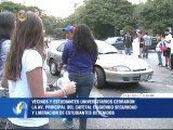 Vecinos de El Cafetal apoyan protesta de estudiantes universitarios