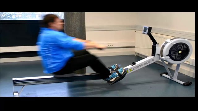 Séance interval training avec le rameur pour perdre du poids