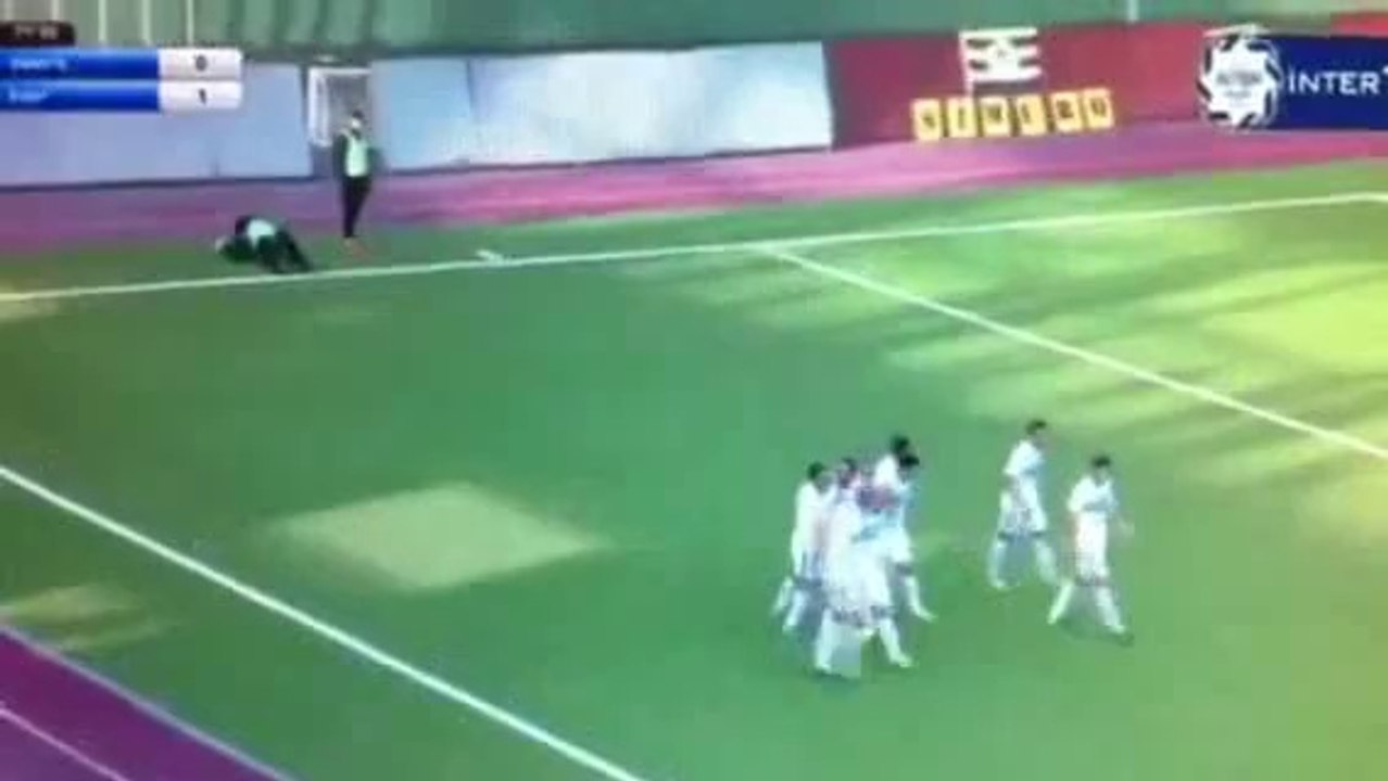 Debut y gol para Diego Madrigal
