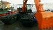 perubahan excavator Hitachi Zaxis 200 darat menjadi excavator amphibi di Kutai kartanegara Kalimantan Timur Indonesia