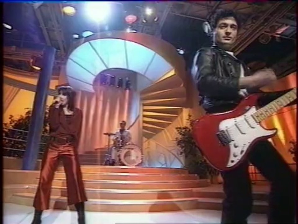 HOULALA Alors Je t'oublie à Télé Caroline 1989