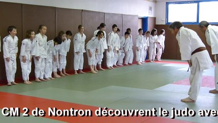2014 02 14 Les élèves de CM2 de Nontron découvrent le judo