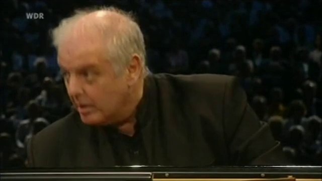 Ludwig van Beethoven: Klavierkonzert Nr. 2 B-Dur op. 19 (Barenboim)
