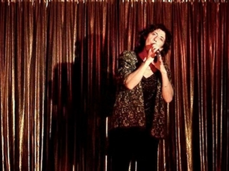 Serge Reggiani : Hôtel des voyageurs chanté par Marie-Grâce