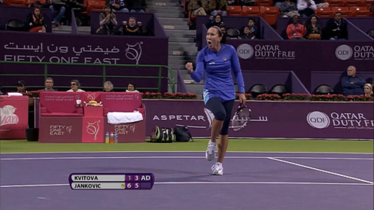 WTA Doha - Jelena Jankovic deja en el camino a Petra Kvitova