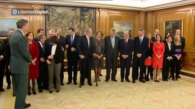 El Rey reaparece con muletas ante el nuevo CGPJ