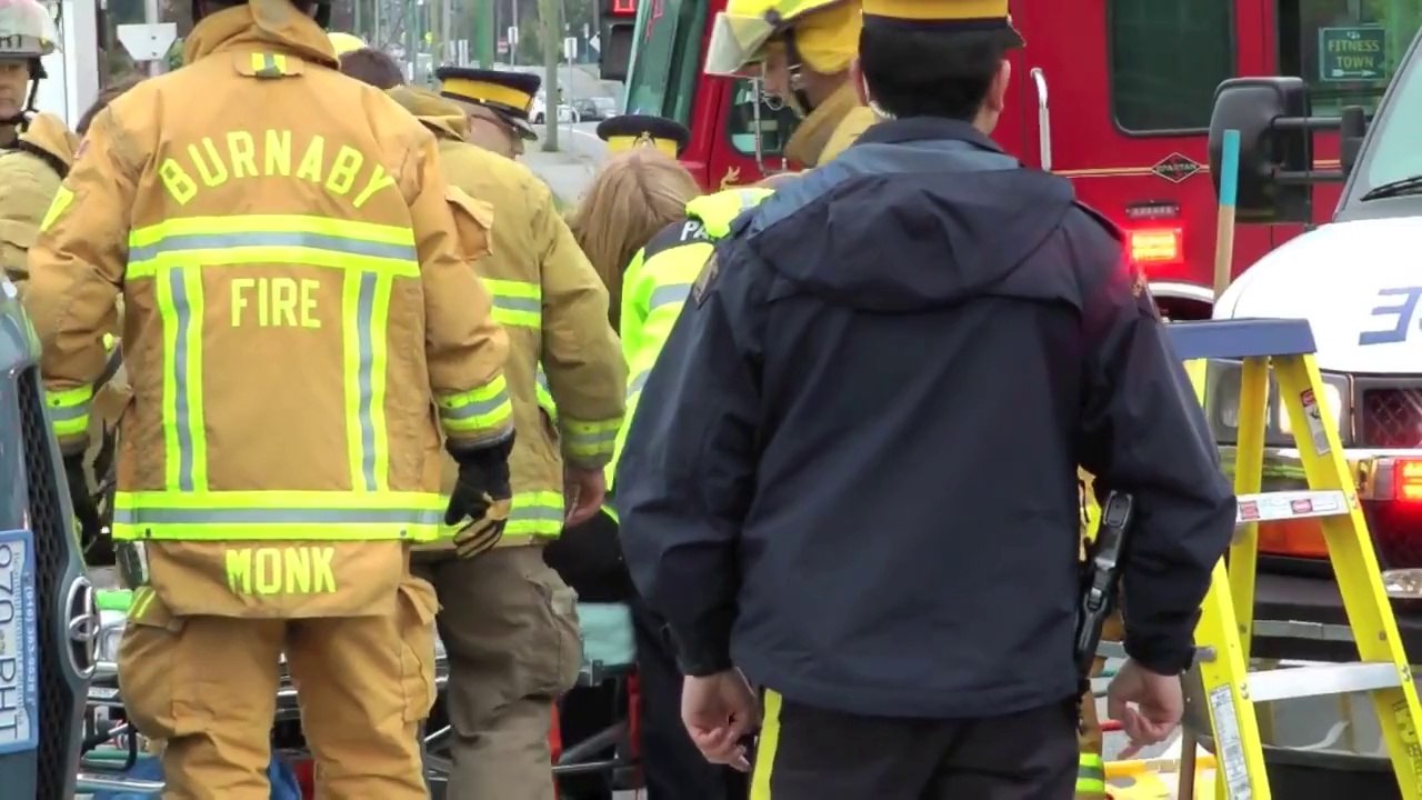 BURNABY CAR CRASH ROLL OVER RESCUE LOUGHEED HWY & GILMORE AVE MAY 21 2011.mov