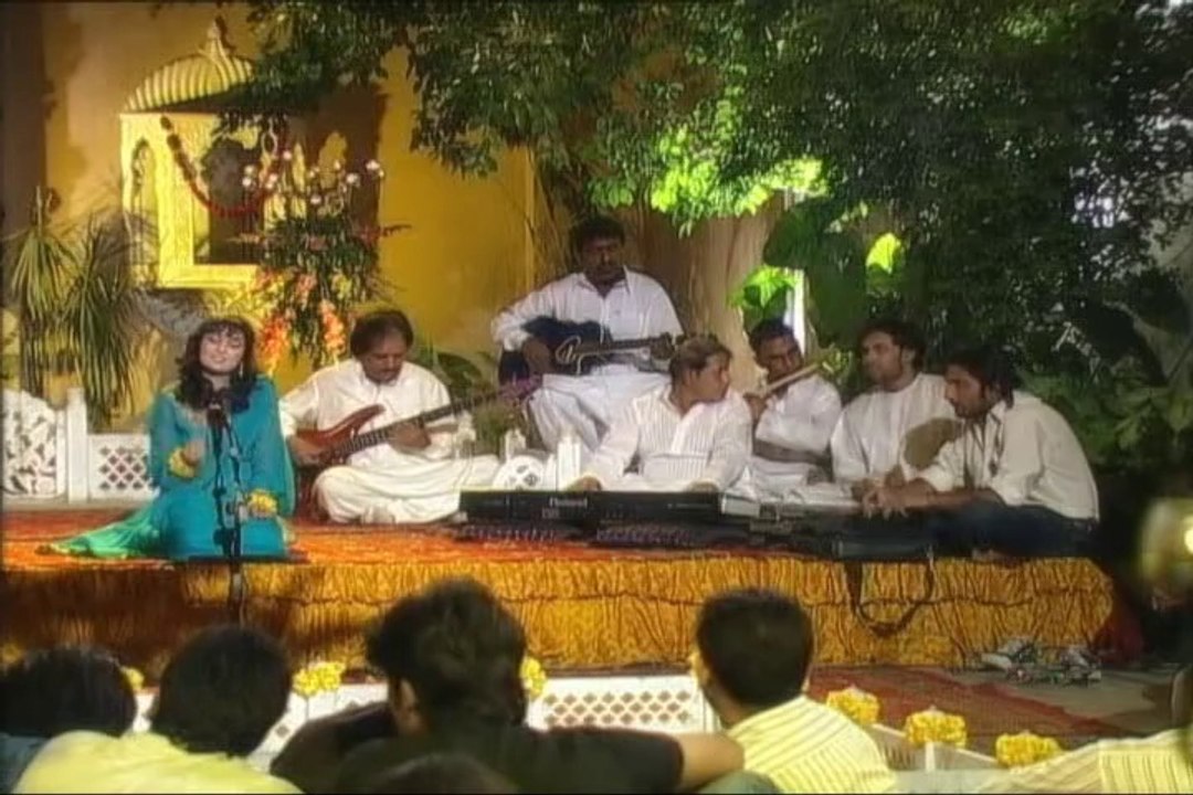 Sara Raza - Sano Kheadyan De Naal Na Toor Babla - Official Video
