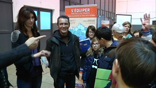 Sophie Vouzelaud, dauphine de miss France 2007 apporte son soutien aux journées handi-citoyennes