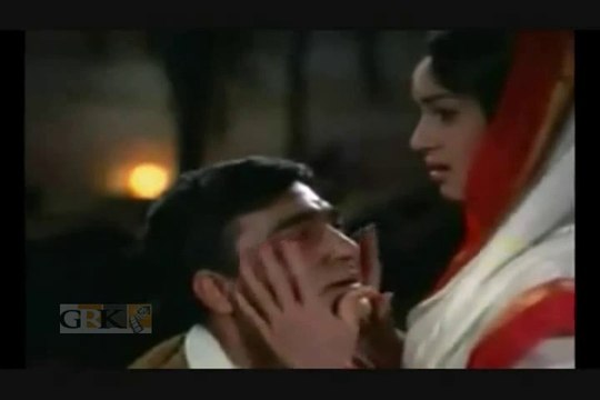 LATA MANGESHKAR - Teri Aankhon Ke Siva Duniya Mein Rakha Kya Hai - CHIRAG