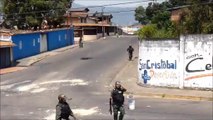 Guardia Nacional Bolivariana arremete contra la ciudadanìa VENEZOLANA