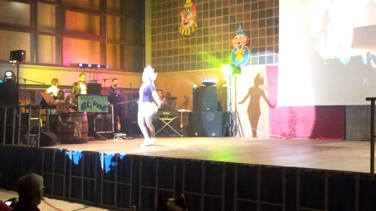 Pfg - tanzmariechen - svea allgeier & denise runge 2014