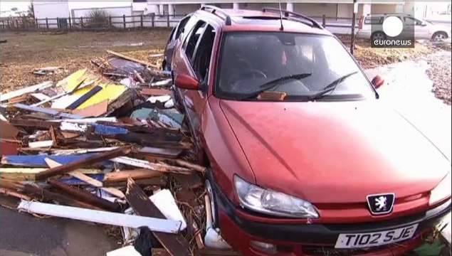 Maltempo, Regno Unito: previste nuove piogge, 85.000 case ancora senza corrente