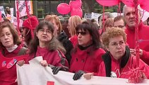 La 'Marea blanca' celebra la marcha atrás en la privatización de la sanidad madrileña con prudencia
