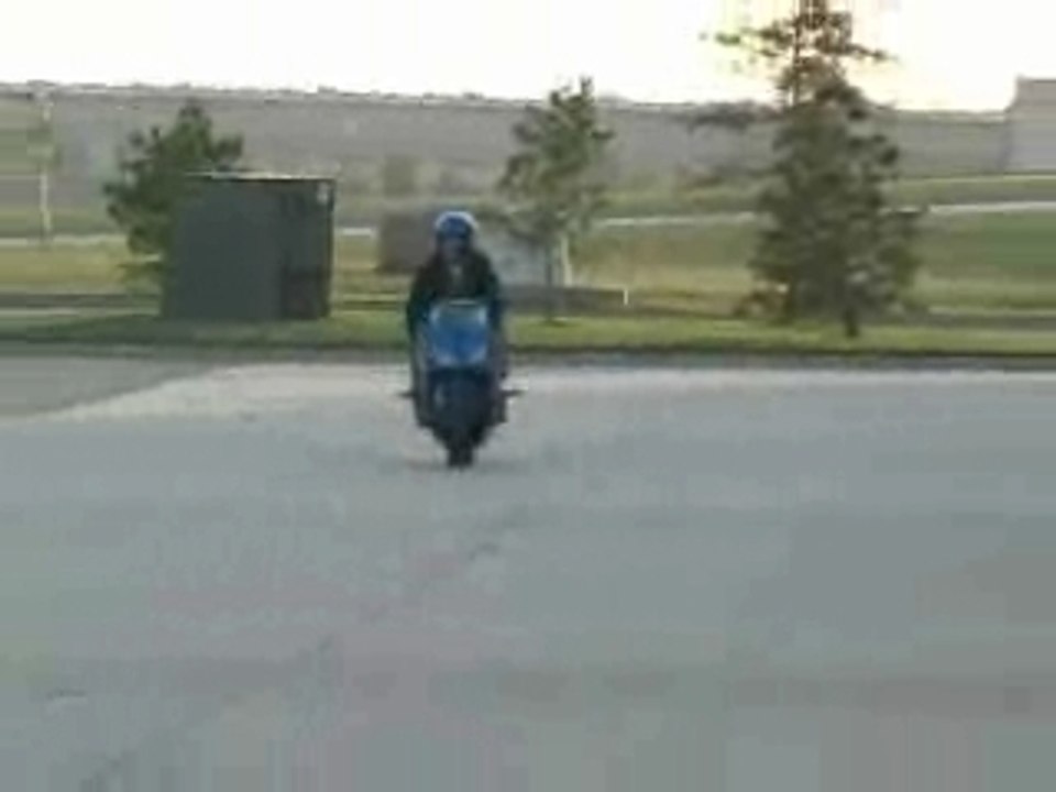 Moto Fou Furieux ( en hiver) stunt