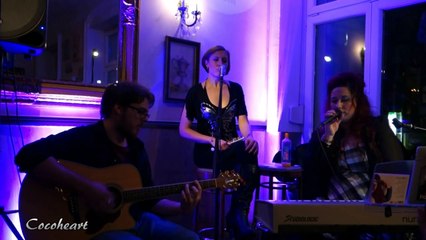 04 Frau Karo - Dancing In Flames akustisch @ Schwan Düsseldorf, Live im Trio 15.02.2014