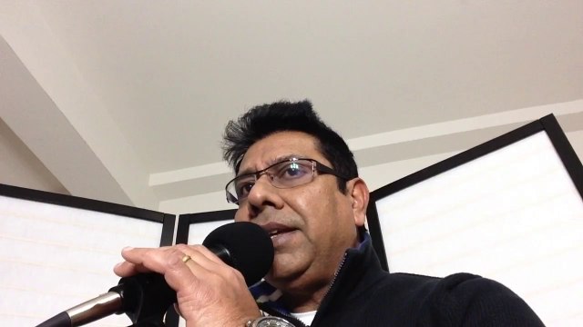 Samne yeh kaun aaya dil main hui halchal... Kishore da's very romantic song