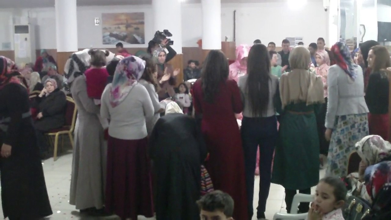 ZEYNEP HÜSEYİN - GELİN VE ARKADAŞLARI