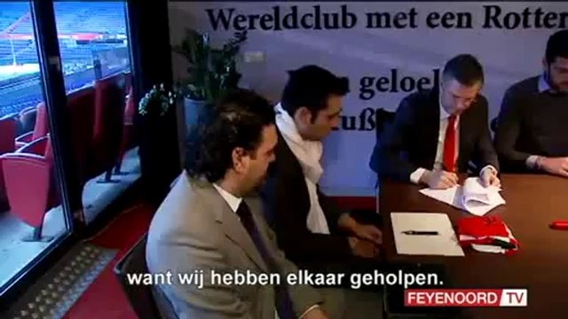 05-01-2013 Graziano Pellè zet handtekening onder contract