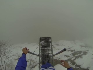 BASE Jump  lost in the FOG : so scary!