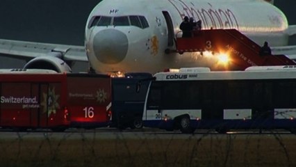 Co-pilot held in Swiss hijack drama