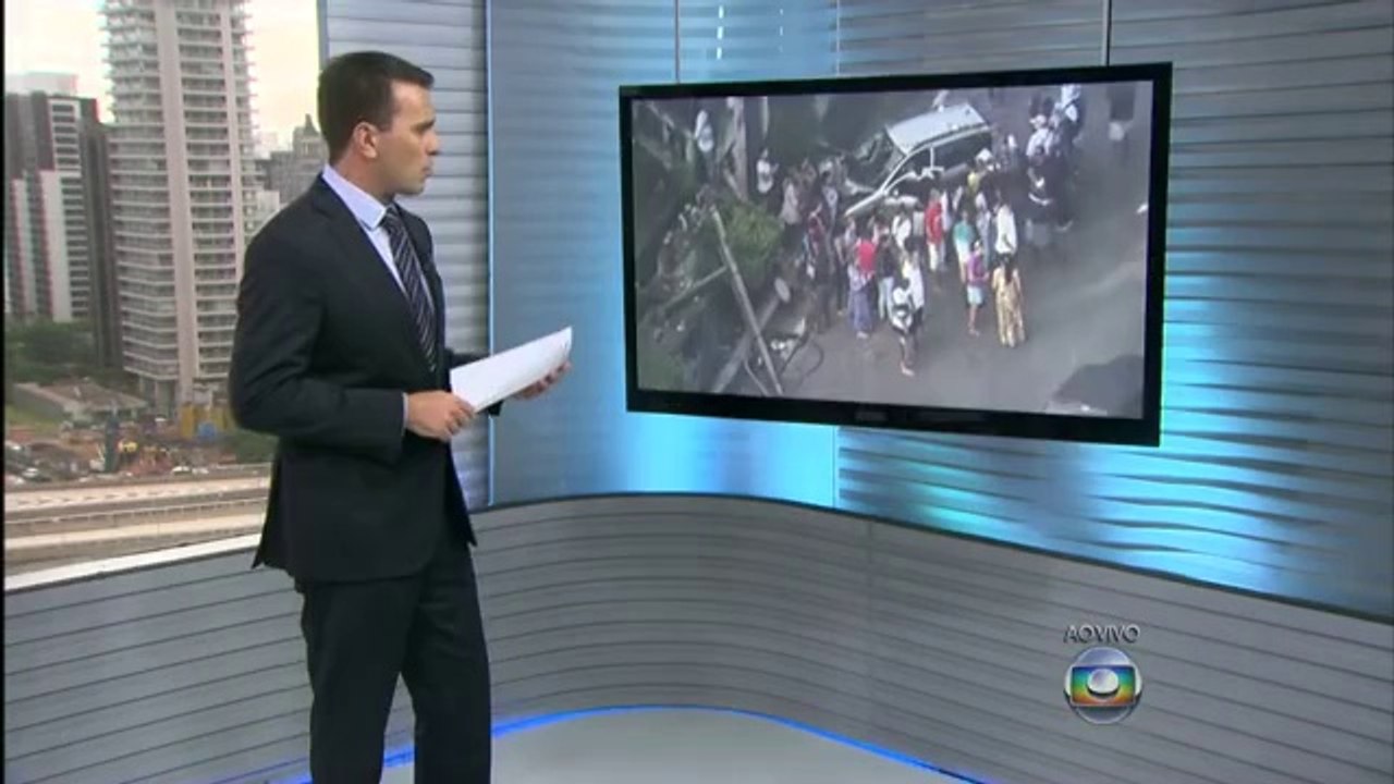 BDB - 17-02-2014 - Carro bate em muro