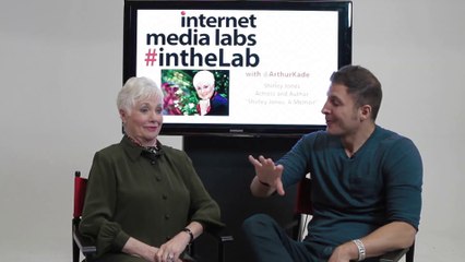 Acterss Shirley Jones #InTheLab