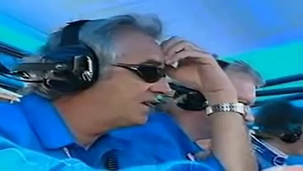 Kimi Räikkönen overtaking Jenson Button and Giancarlo Fisichella Australia 2001