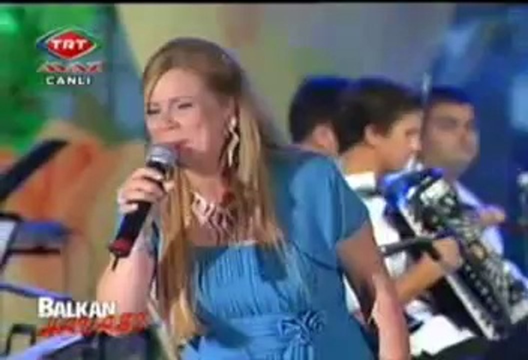 Gideriz Biz İkimiz Kestanedir Yükümüz Havva Karakaş