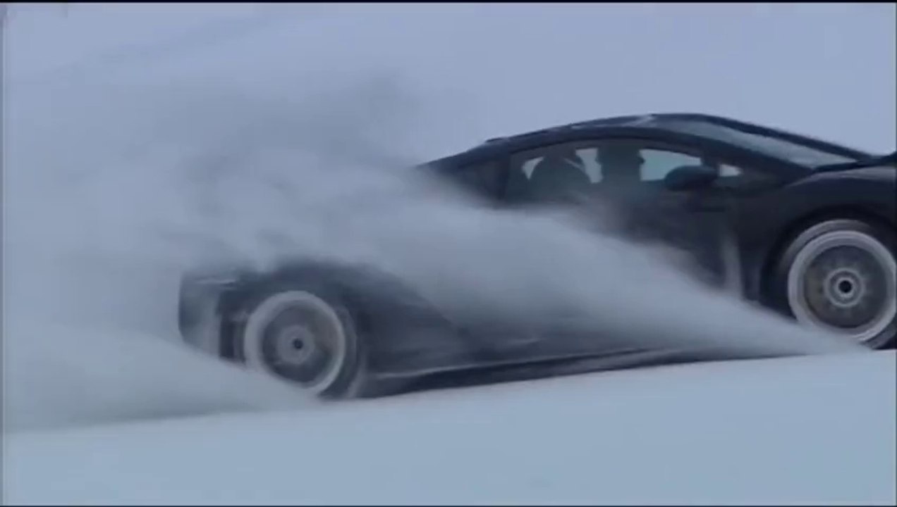 Faire du ski en Lamborghini Gallardo. FOU!!!