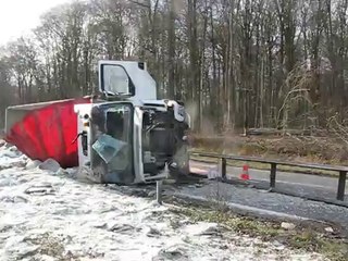 accident camion verre RN 2 Villers cotterêts