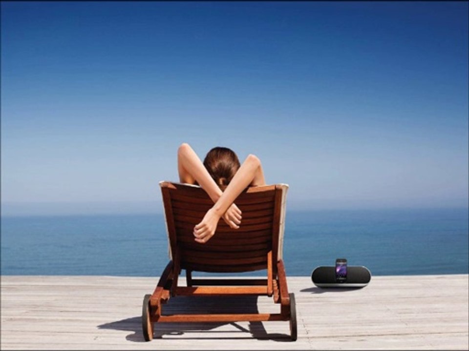 Philips DS7580 Charging Speaker Dock for iPhone 5