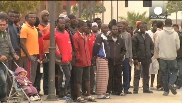 Hasta 150 inmigrantes ilegales consiguen cruzar la valla de Melilla