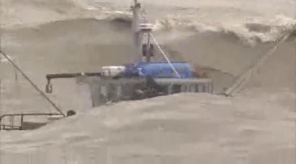 Incredible video - fishing boats in rough sea