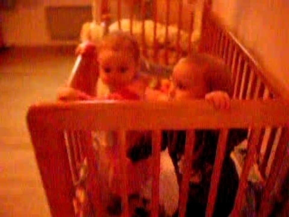 Carla danse sur "Adora" (Indochine)