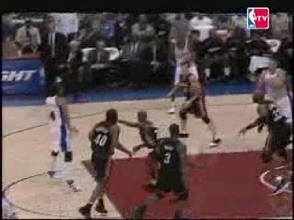 Livingston Assist of the day (5/12/06)