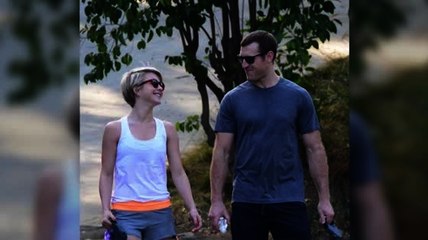 Julianne Hough muestra su nuevo novio Books Laich