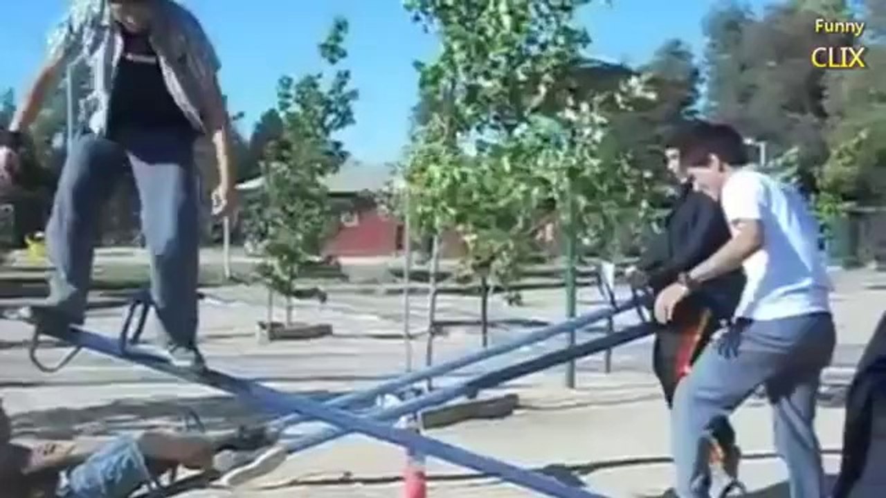 Funny Fails: Wrecks of swings