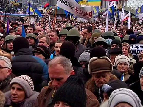 На Майдане сохраняется напряженность