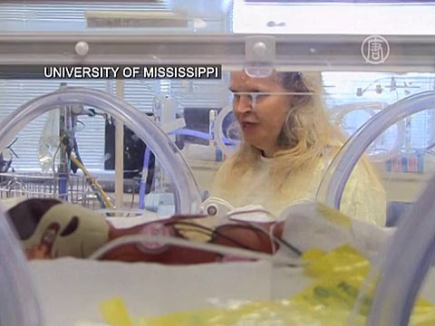 Женщина ждала тройню, а родила четверых