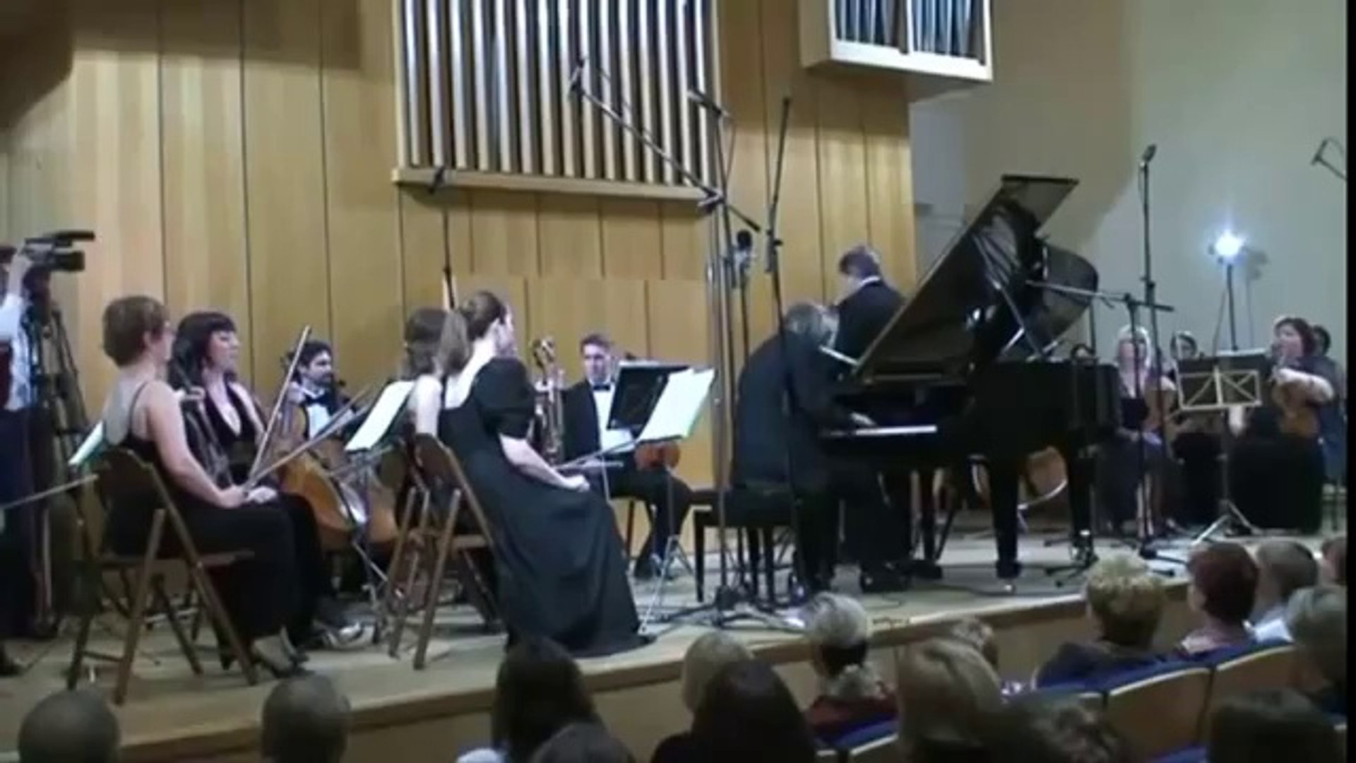 ⁣Award winning keyboardist looking for job - Pianist Igor Besschastny (DEMO)_(360p)