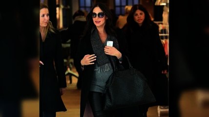 Lauren Silverman Steps Out To Buy Baby Clothes