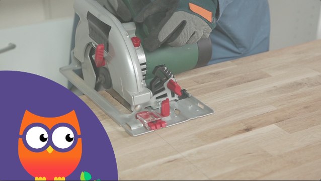 Comment découper un plan de travail en bois (Ooreka.fr)